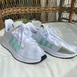 Womens Adidas U Path Run Cloud